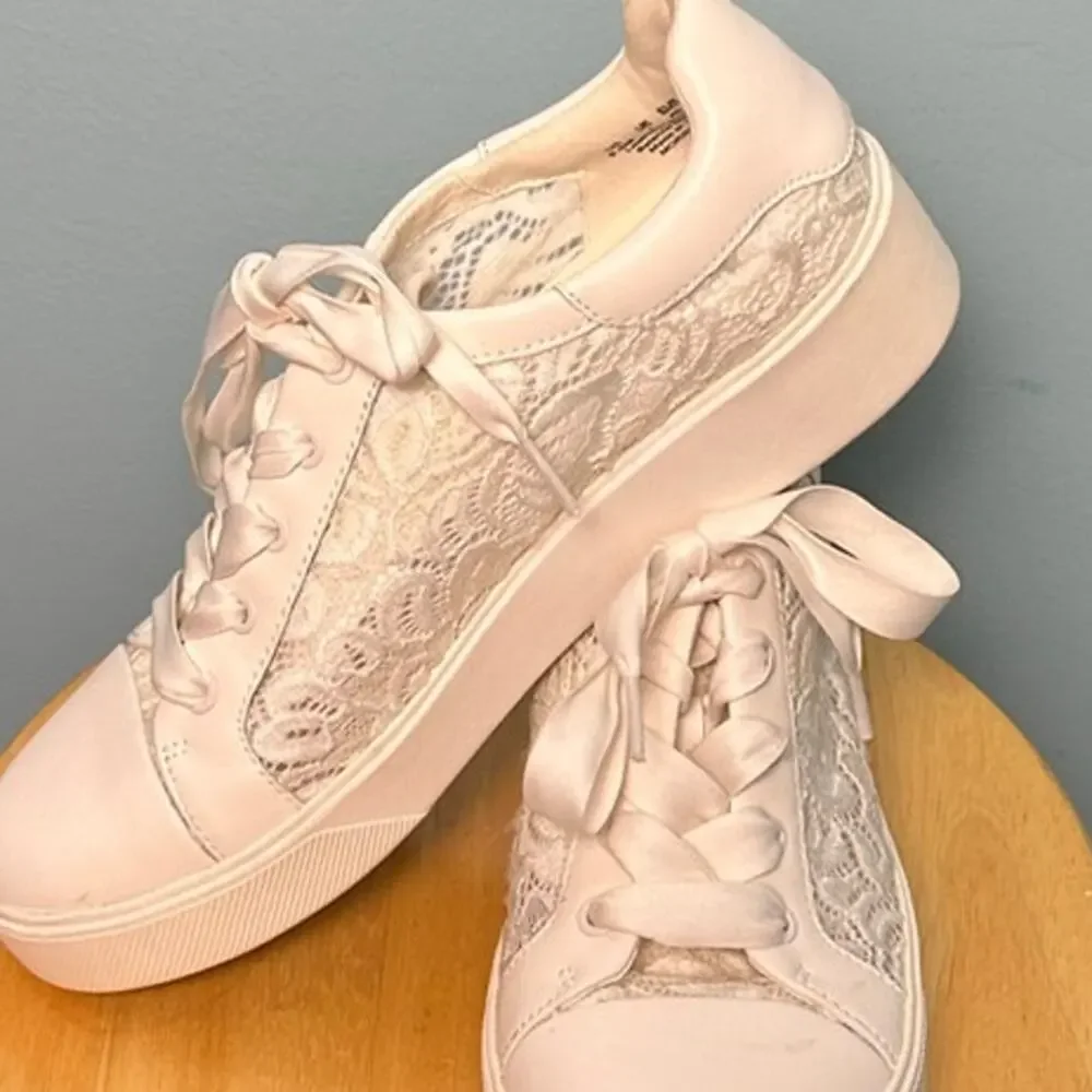 Naturalizer Morrison 2.1 white lace sneakers 9.5 bridal, summer, wedding,